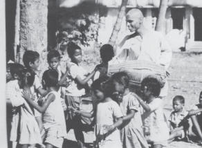 Loknath Swami with Childrens